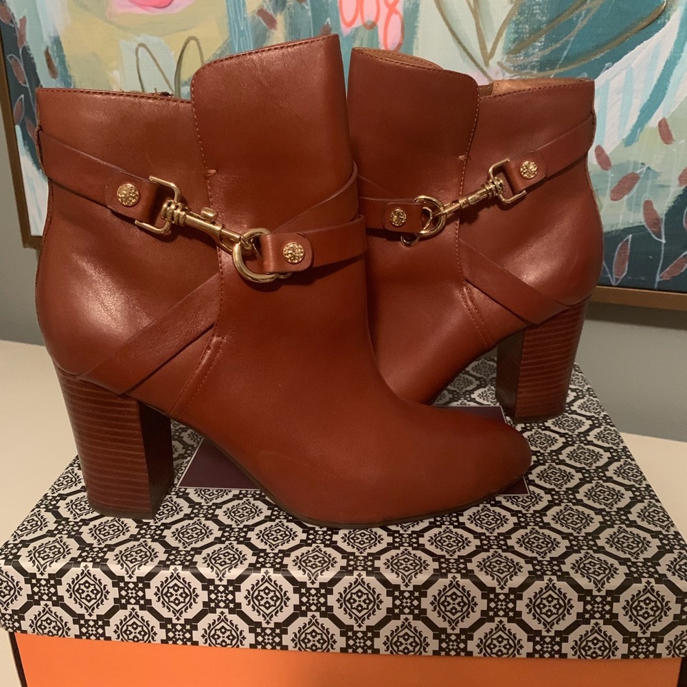 Isola Booties
